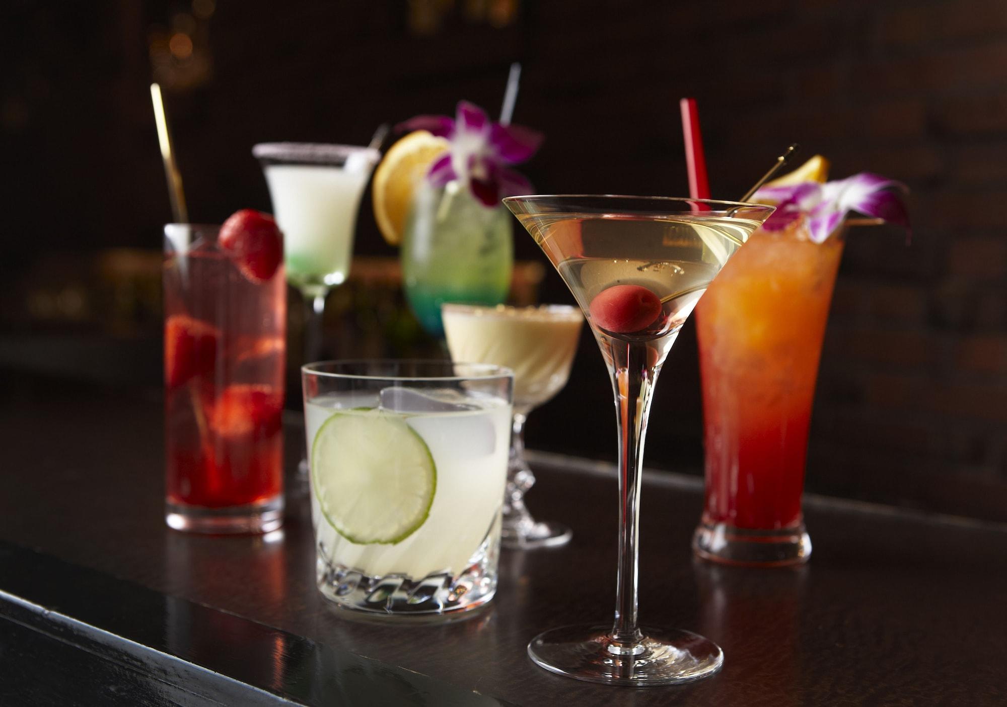 Hotel New Otani Hakata Fukuoka  Zewnętrze zdjęcie A selection of cocktails