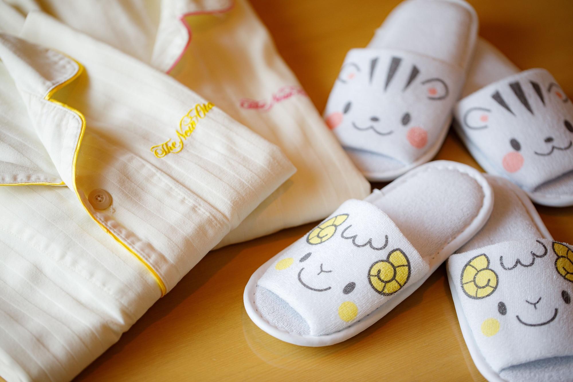 Hotel New Otani Hakata Fukuoka  Zewnętrze zdjęcie Maneki-neko slippers